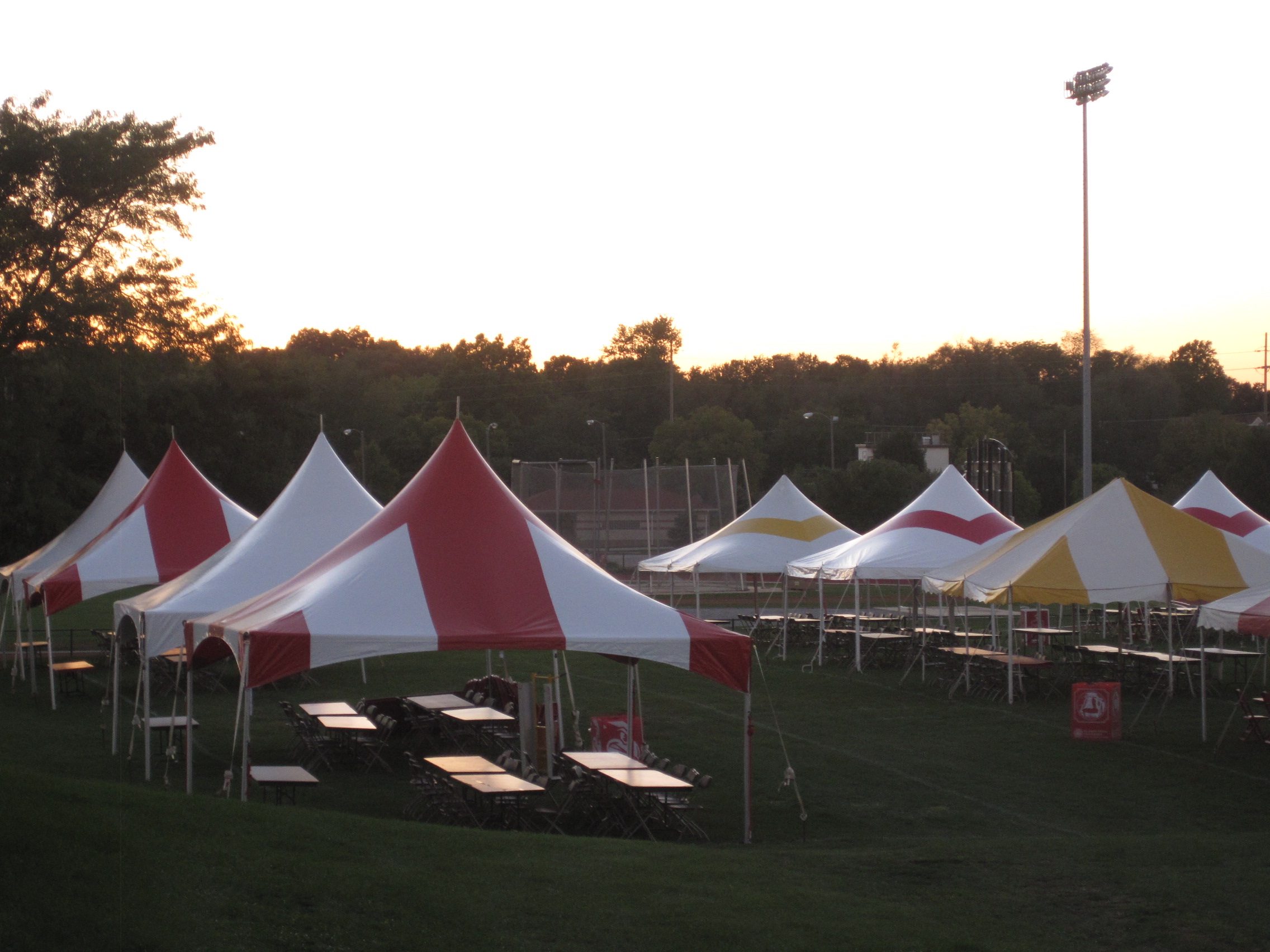 Information about "Frame_Pole.JPG" on party palace wedding & event